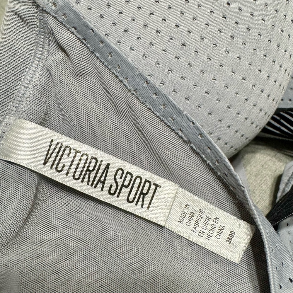 Victoria’s Secret Lightweight Sports Bra Lined Adjustable 36DD - Picture 6 of 6